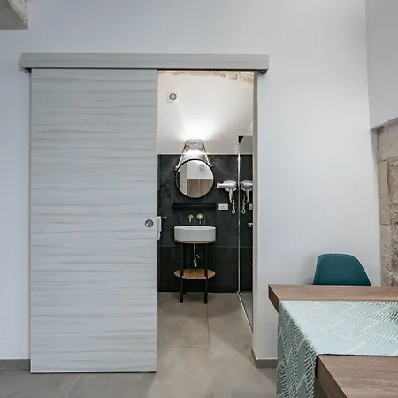Gattoni By Rentbeat Apartment